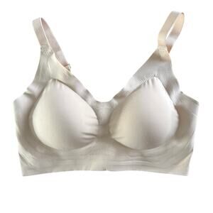 White Wireless Molded Cup Bra Padded Everyday Comfort Bra Women’s Medium